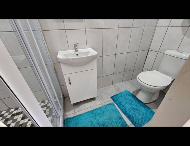 5 BEDROOM FREESTANDING FOR SALE IN BOSCHDAL